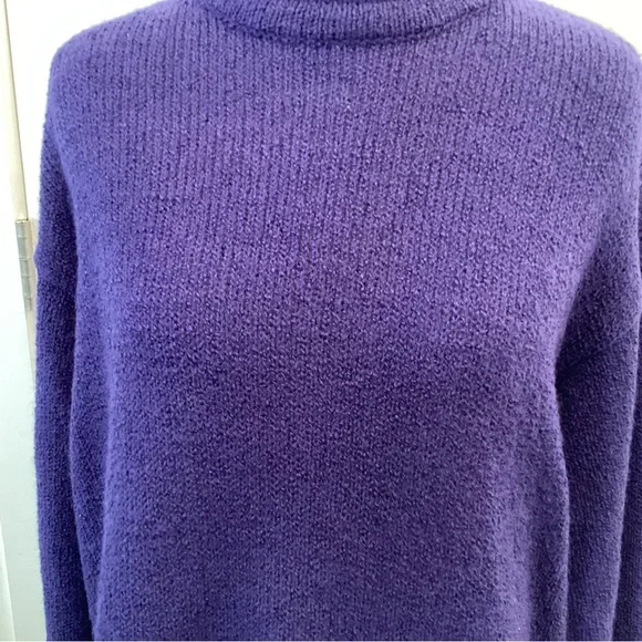 Vintage Carolyn Taylor Women's Turtleneck Sweater in Deep Purple - Picture 4 of 10